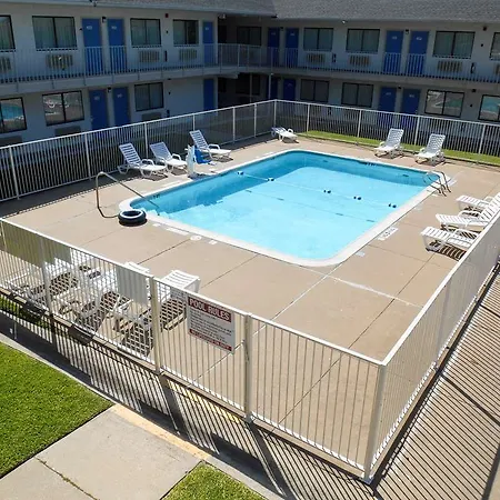 Motel 6-Greenville, TX 