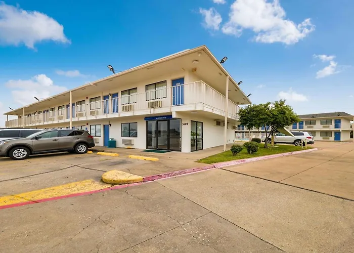 Motel 6-Greenville, Tx
