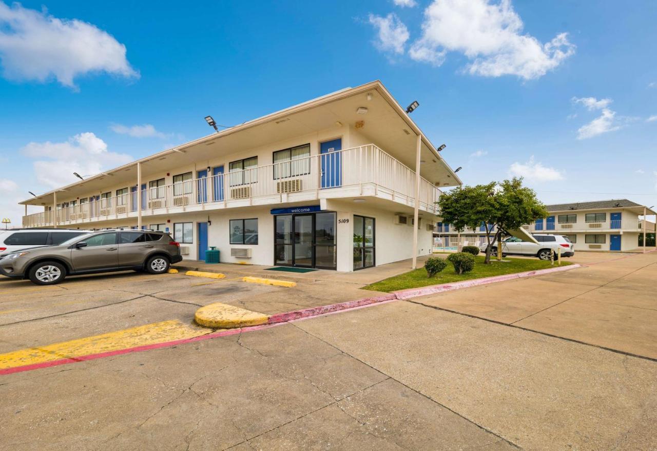 Hotel 6-greenville, Tx 2*